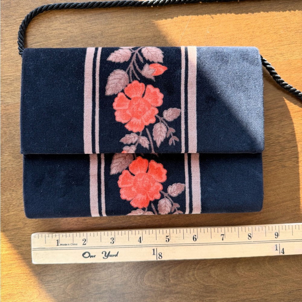 Vintage Black Clutch - Picture 6 of 7